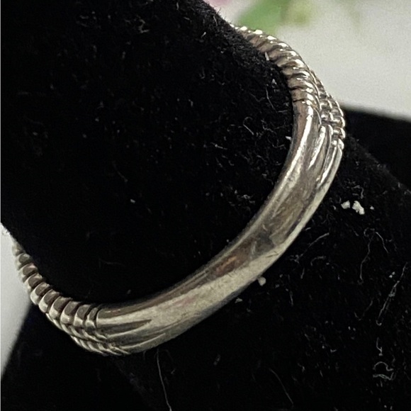 Vintage Sterling Amethyst, Peridot, & Blue Topaz Size 8 Ring - Picture 4 of 6